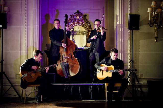 Groupe de jazz manouche à l' Hôtel Georges V - Paris