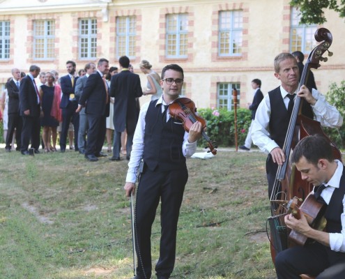 L'orcestre en trio jazz manouche dans un chateau (78)